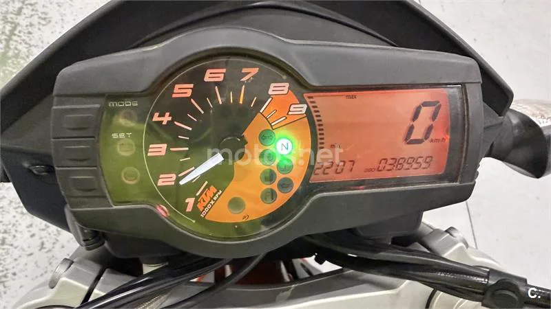 KTM 690 Duke – Vista 4