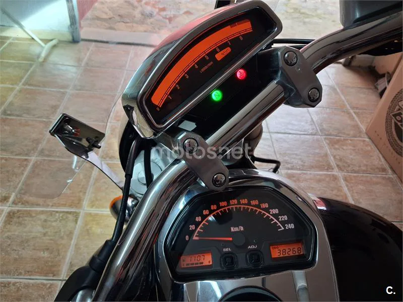 Suzuki Intruder M1800R – Vista 6