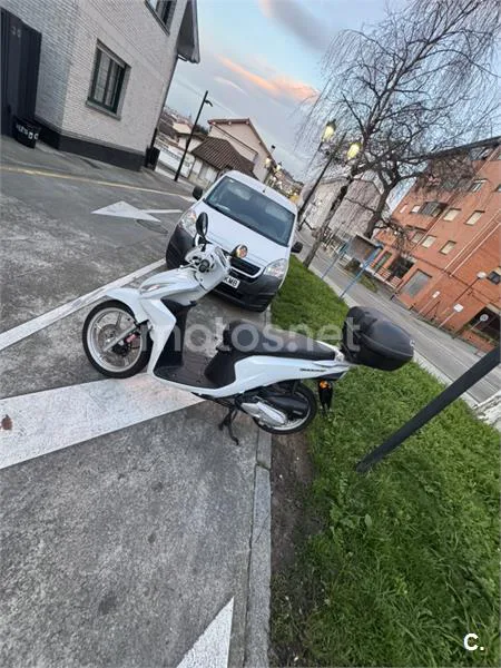 Honda Vision – Vista 2