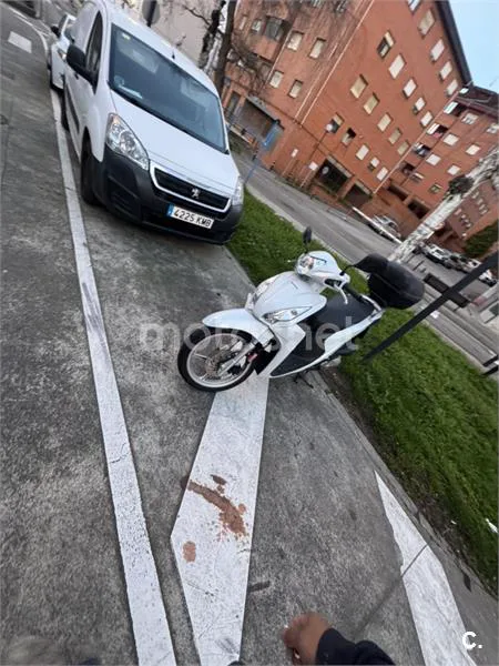 Honda Vision – Vista 4