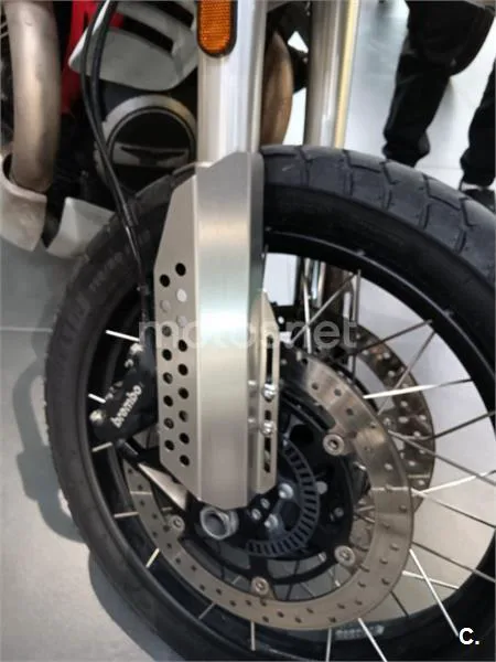 Moto Guzzi V85 TT – Vista 13