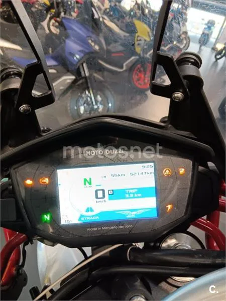 Moto Guzzi V85 TT – Vista 9