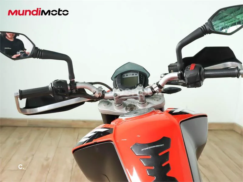 KTM 125 – Vista 11