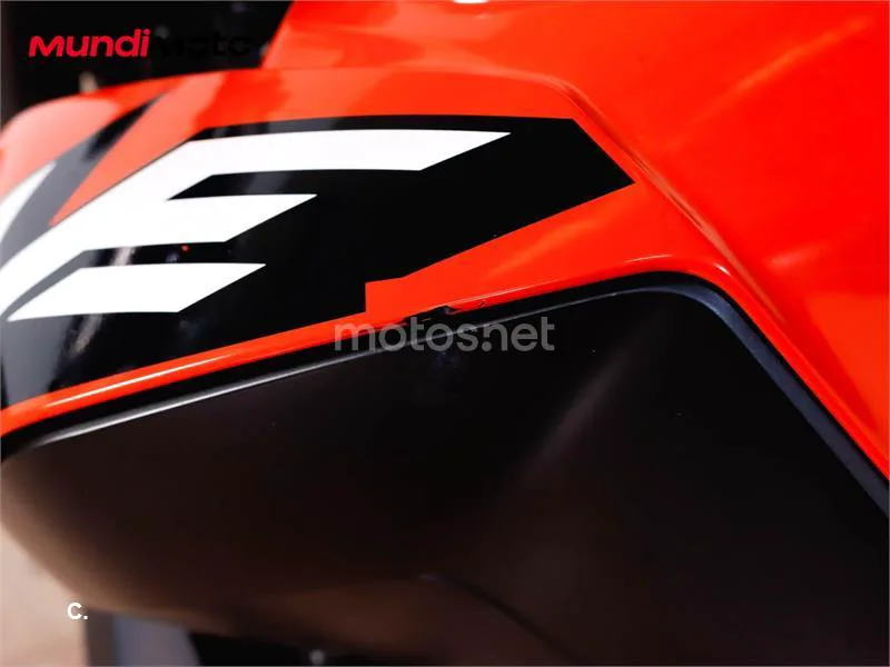 KTM 125 – Vista 15