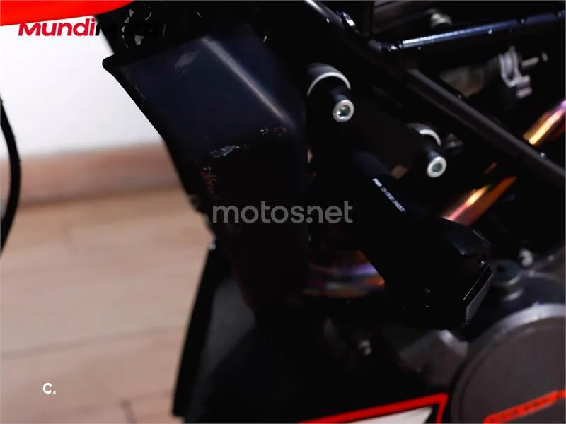 KTM 125 – Vista 20