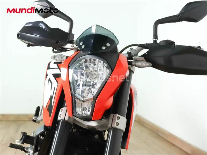 KTM 125 – Vista 5