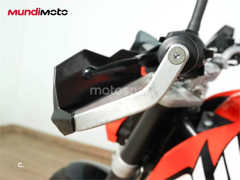 KTM 125 – Vista 51