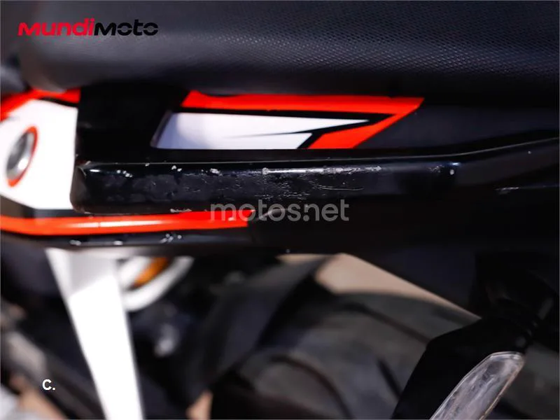 KTM 125 – Vista 56