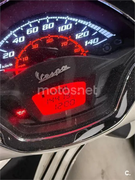 Vespa GTS 125 ie Super – Vista 4