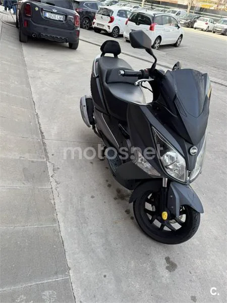 SYM Joymax 125 – Vista 2