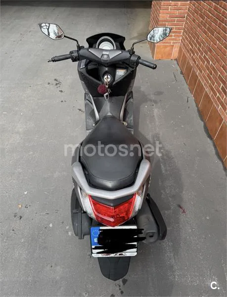 Yamaha NMAX – Vista 4