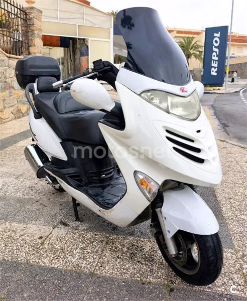 Kymco Grand Dink 125 – Vista 2