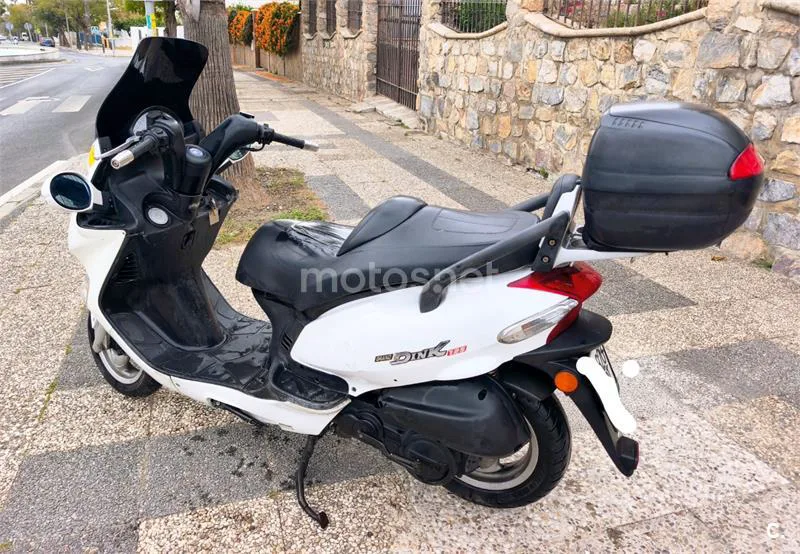 Kymco Grand Dink 125 – Vista 3