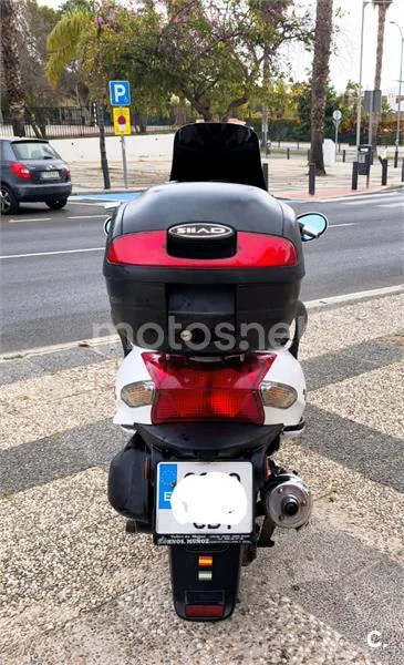 Kymco Grand Dink 125 – Vista 5