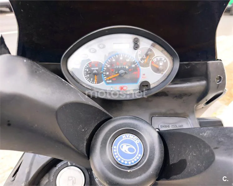 Kymco Grand Dink 125 – Vista 6