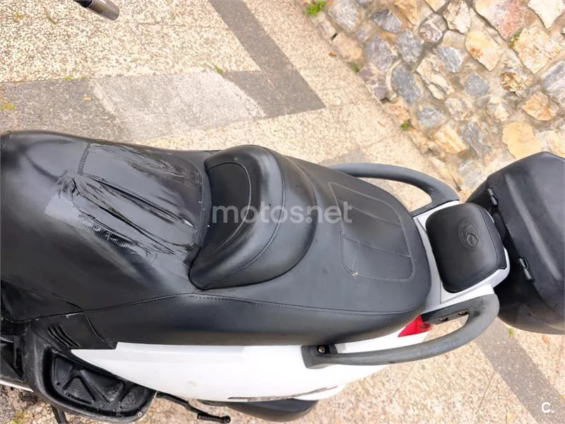 Kymco Grand Dink 125 – Vista 8