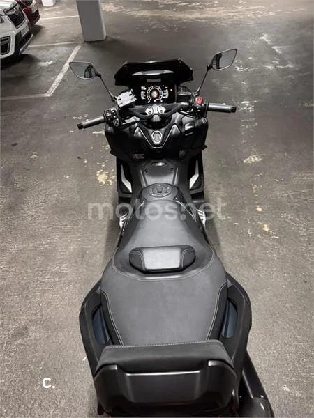 Yamaha TMAX – Vista 2