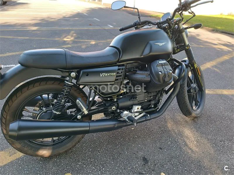 Moto Guzzi V7 III – Vista 4