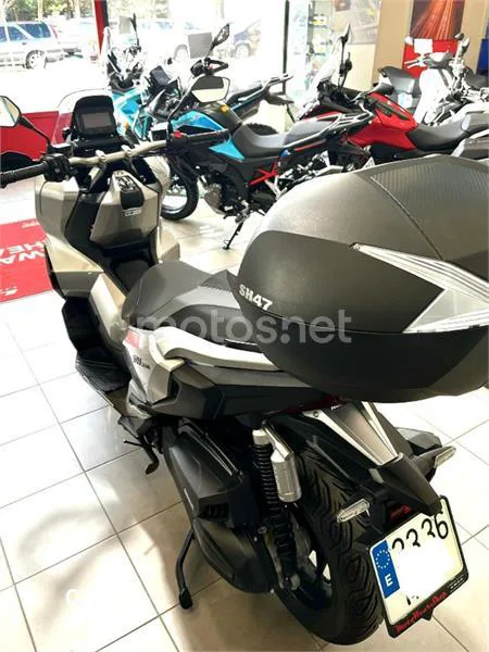 Honda ADV 350 – Vista 4