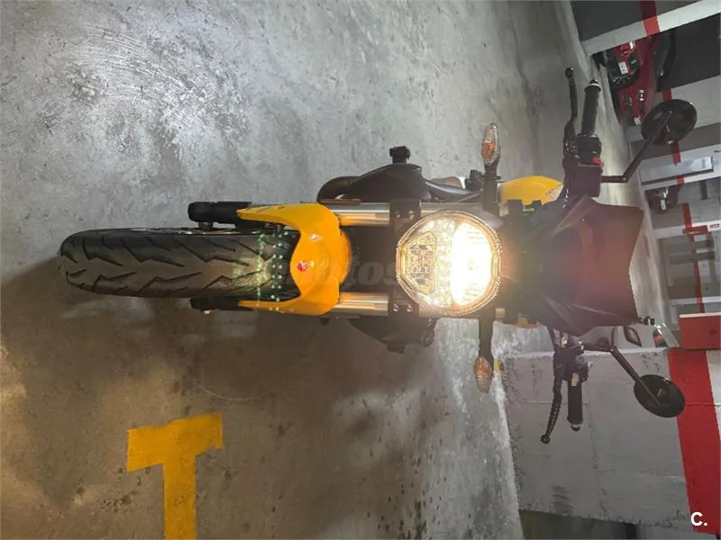 Ducati Monster 821 – Vista 2