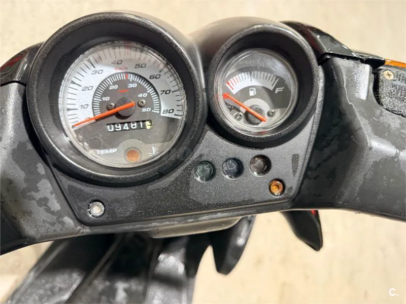 Yamaha Aerox 50 R – Vista 3