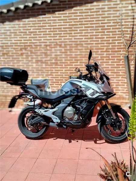CFMOTO 650 MT – Vista 3