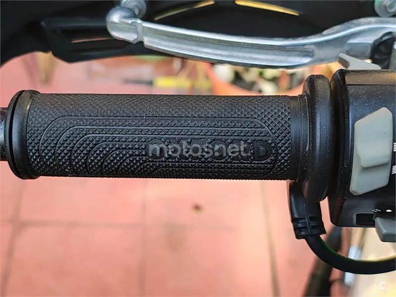 CFMOTO 650 MT – Vista 10