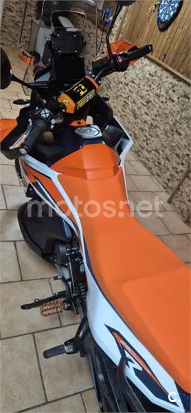 KTM 890 – Vista 2