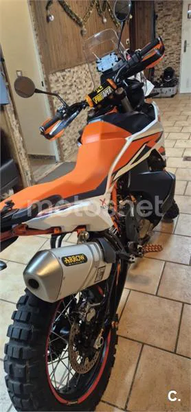 KTM 890 – Vista 3