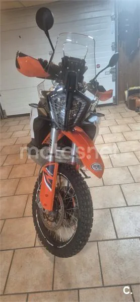 KTM 890 – Vista 4