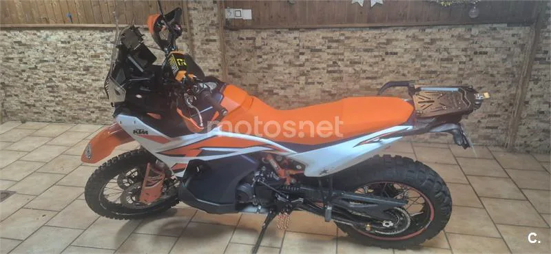 KTM 890 – Vista 6