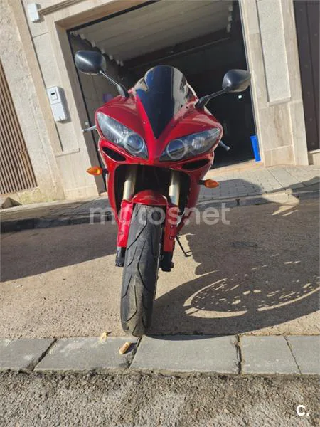 Yamaha R1 – Vista 9
