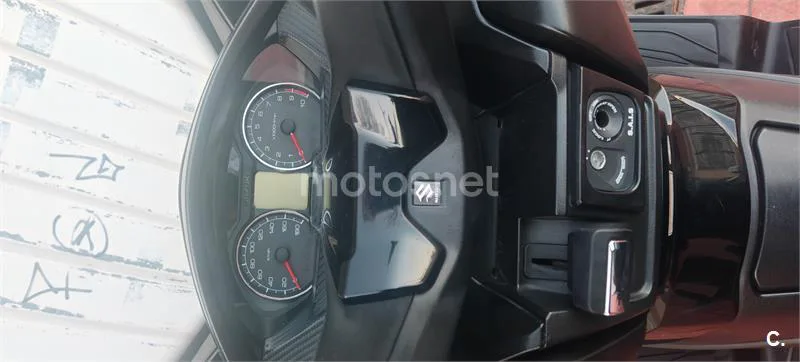 Suzuki Burgman 400 – Vista 3