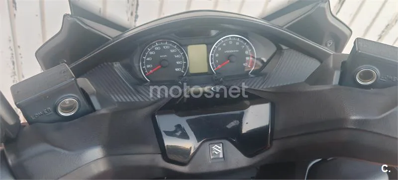 Suzuki Burgman 400 – Vista 4