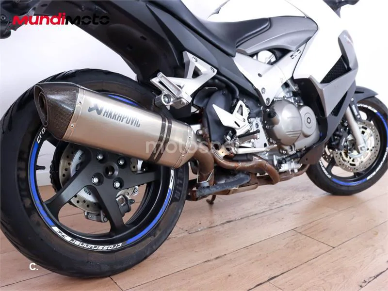 Honda VFR 800 F – Vista 4