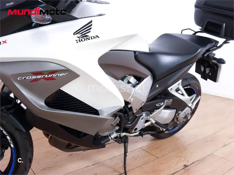 Honda VFR 800 F – Vista 10