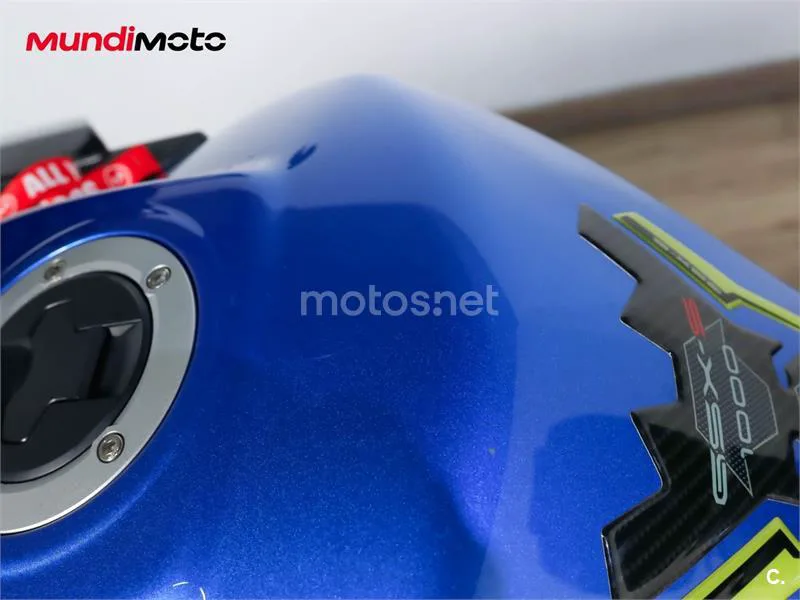 Suzuki GSX-S – Vista 15