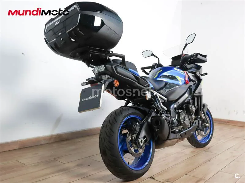 Suzuki GSX-S – Vista 3