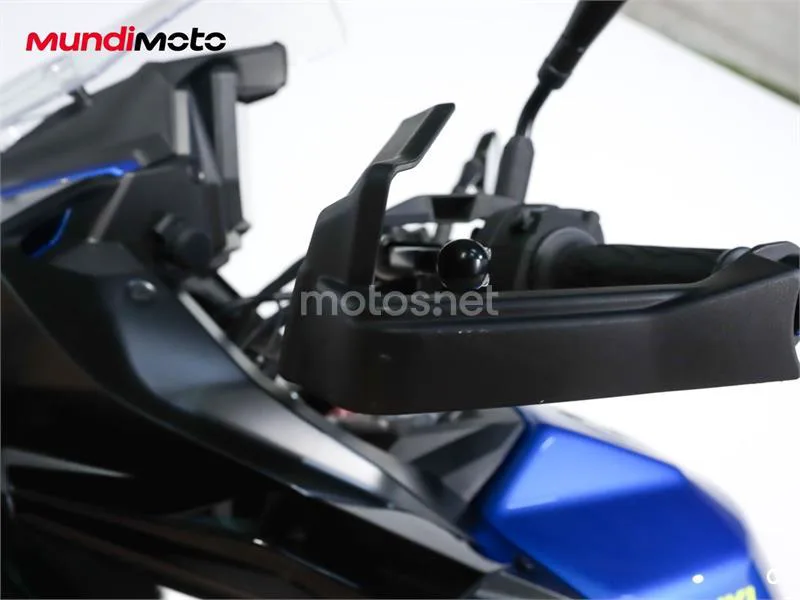 Suzuki GSX-S – Vista 23