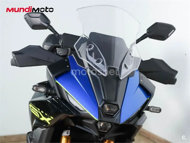 Suzuki GSX-S – Vista 5