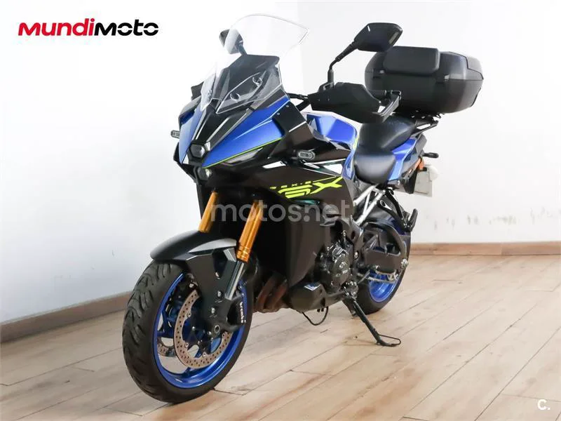 Suzuki GSX-S – Vista 7