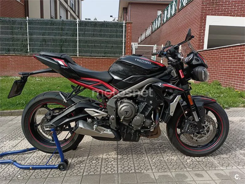 Triumph Street Triple – Vista 2