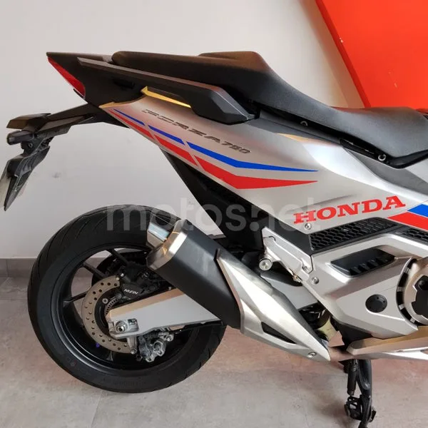 Honda Forza 750 – Vista 12