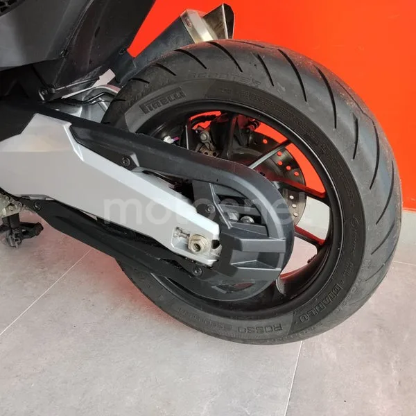 Honda Forza 750 – Vista 13