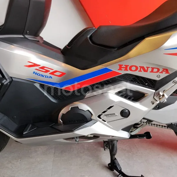 Honda Forza 750 – Vista 14