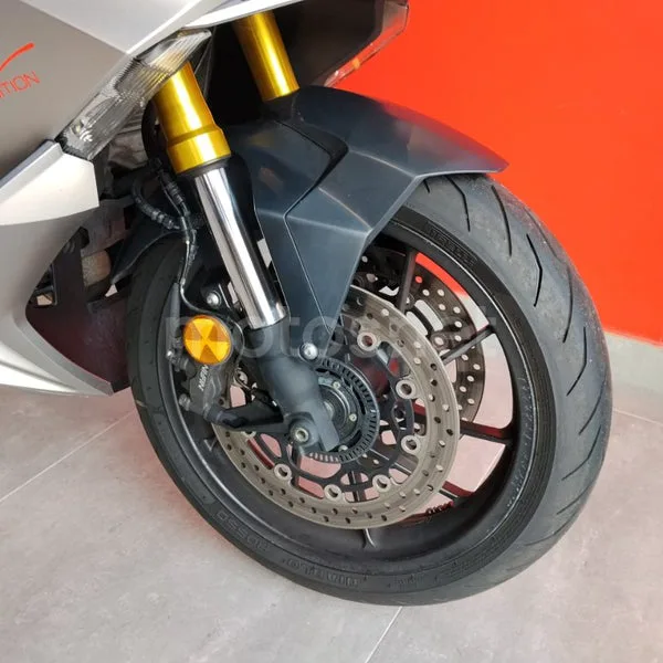 Honda Forza 750 – Vista 6