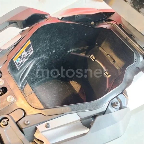 Honda Forza 750 – Vista 10