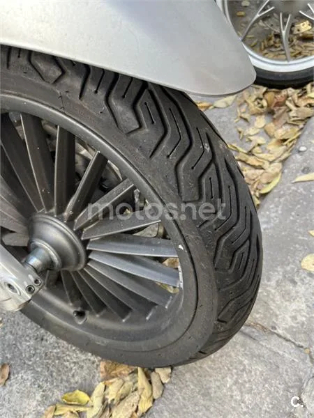 Piaggio Beverly 300 – Vista 4