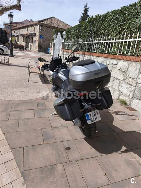 Moto Guzzi Stelvio – Vista 4