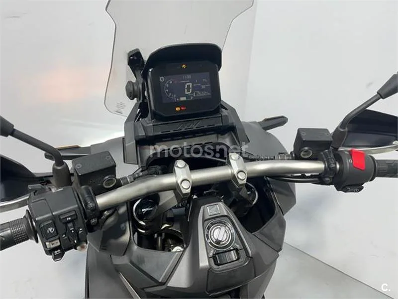 Honda ADV 350 – Vista 7